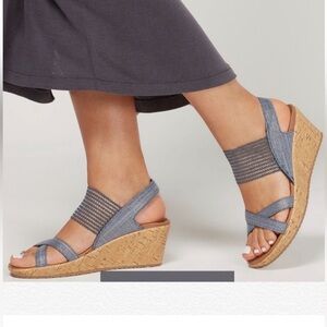 Skechers Beverlee - High Tea Navy Blue Women's Wedge Sandals Size 9.5m